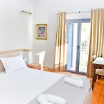 Vila Ryalos *