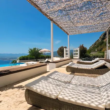 Ryalos Villa