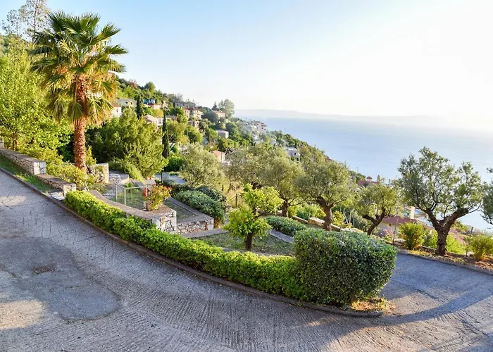 Ryalos Villa *